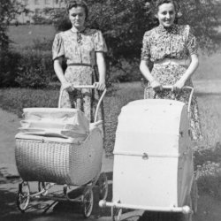 Kinderwagen 1942