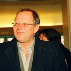 Axel Milberg im Saarbrücker Staatstheater